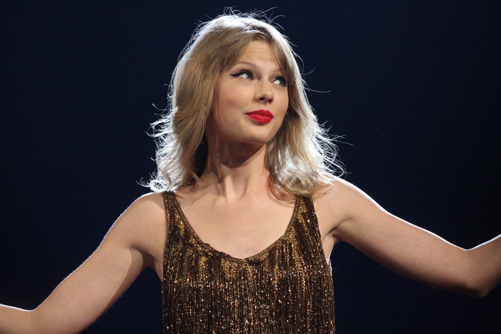 15 Empowering Quotes From Taylor Swift