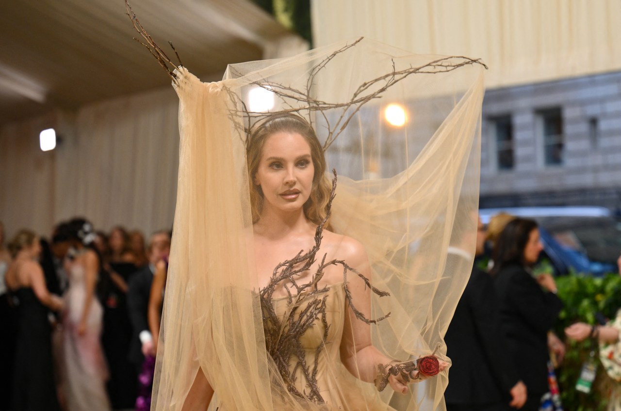 TOPSHOT-US-ENTERTAINMENT-FASHION-METGALA-CELEBRITY-MUSEUM