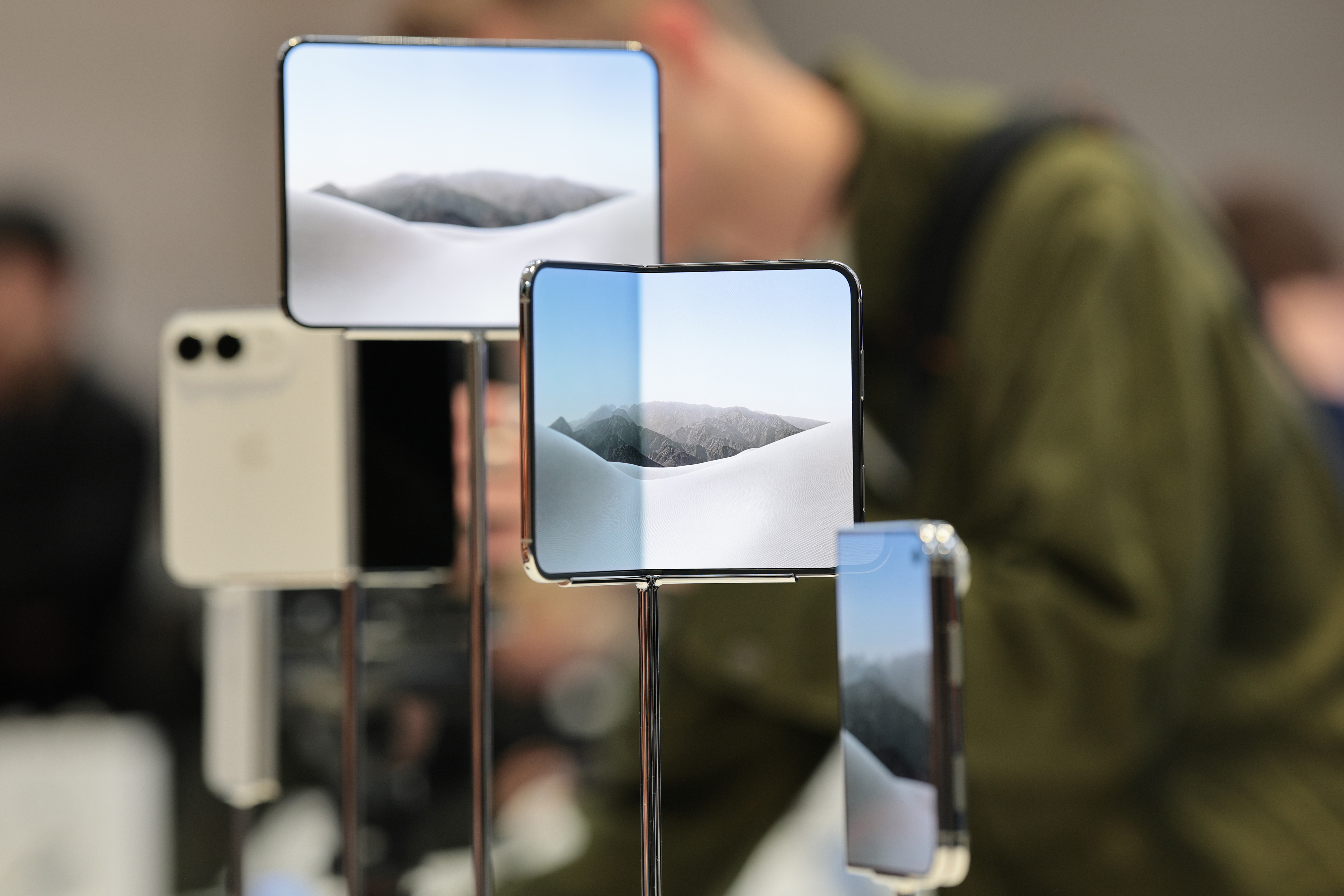 Apple Debuts New iPhone Duo At Apple Store In New York