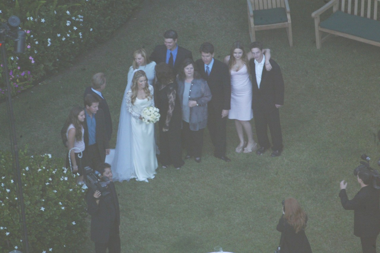 Denise Richards and Charlie Sheen at their wedding ceremony in Brentwood, California in 2002