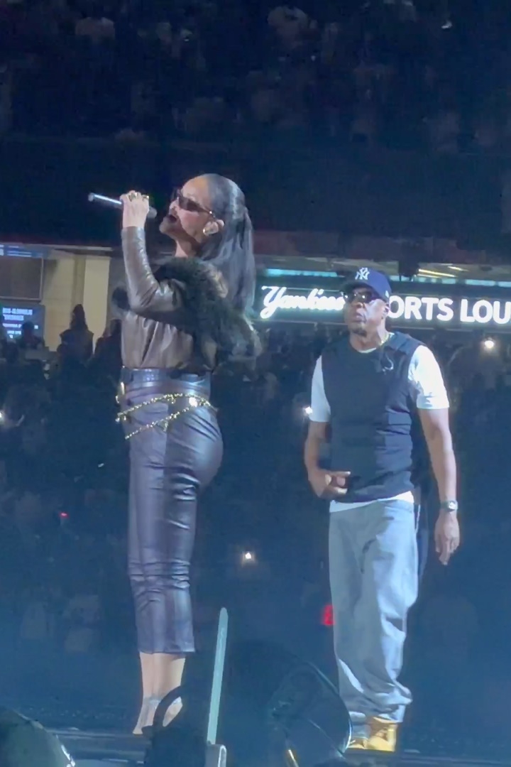 Click to open the image gallery *EXCLUSIVE* Rihanna performs with Jay-Z for the first time together in 12 years as pair sing 2009 hit "Run This Town'' at Yankee Stadium
