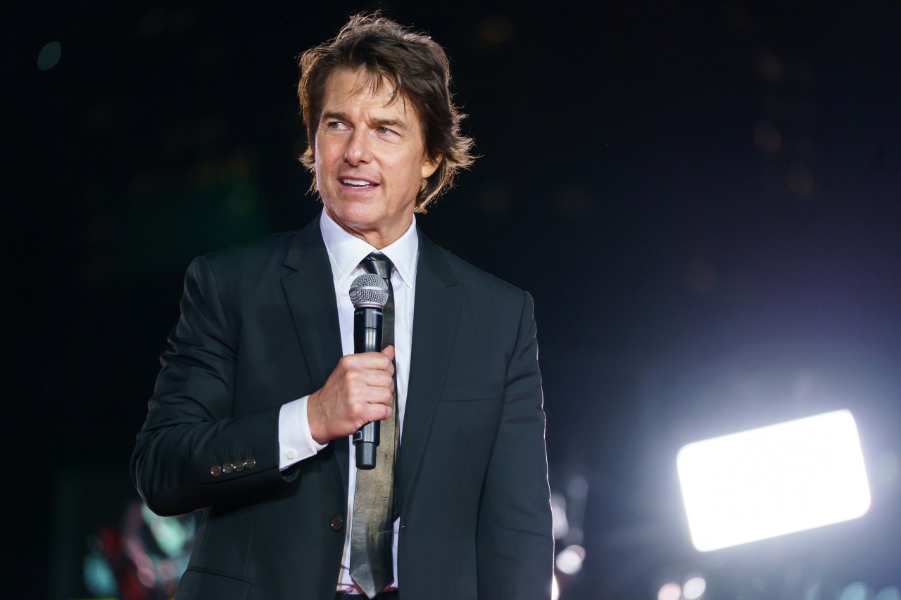 Tom Cruise speaking at the Digger Japan premiere in Tokyo